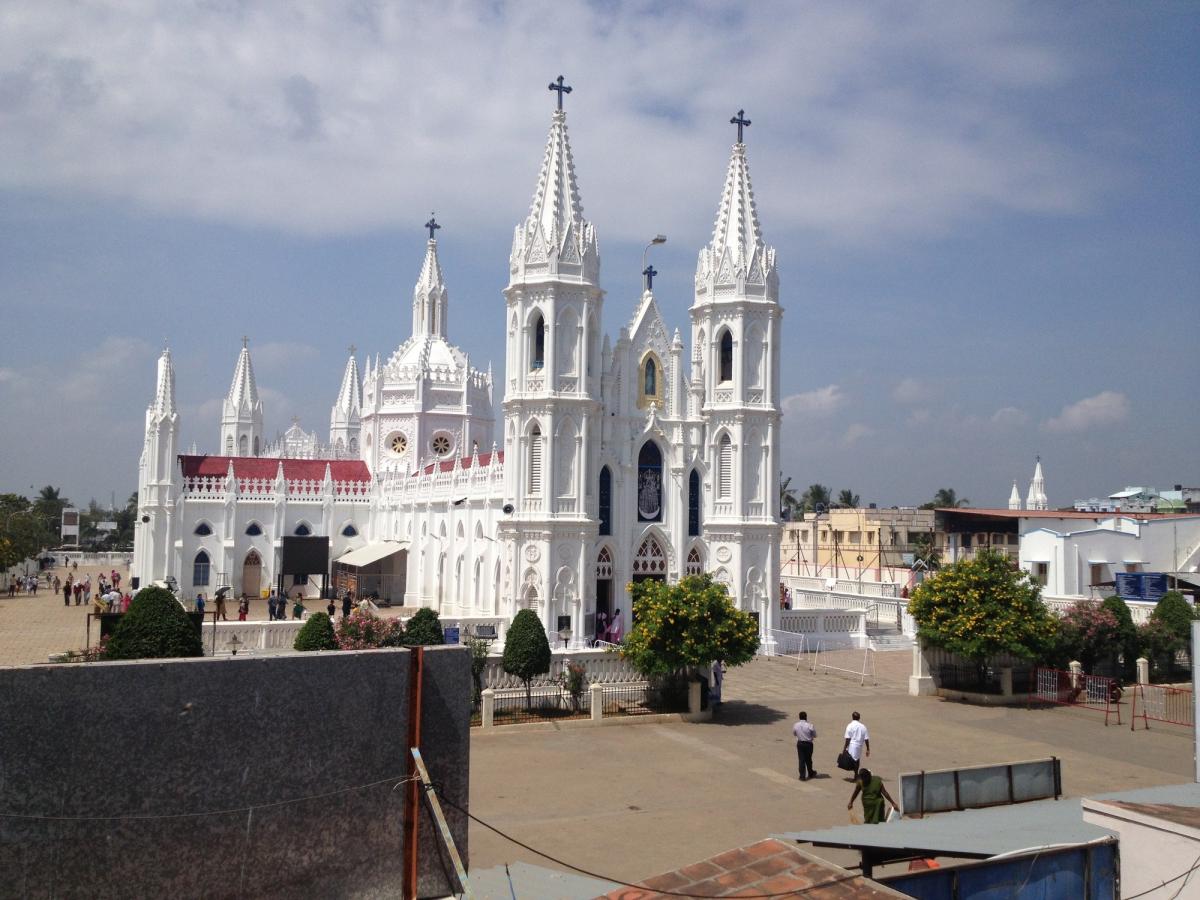 cabs for velankanni to 